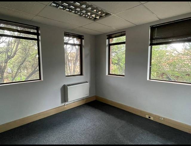 BUSINESS PROPERTY TO RENT IN LYTTELTON MANOR